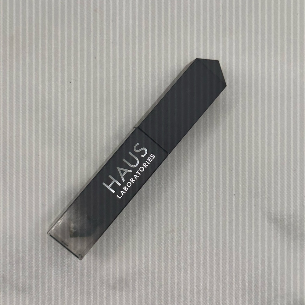 Haus Labs Liquid Shimmer Powder Eyeshadow